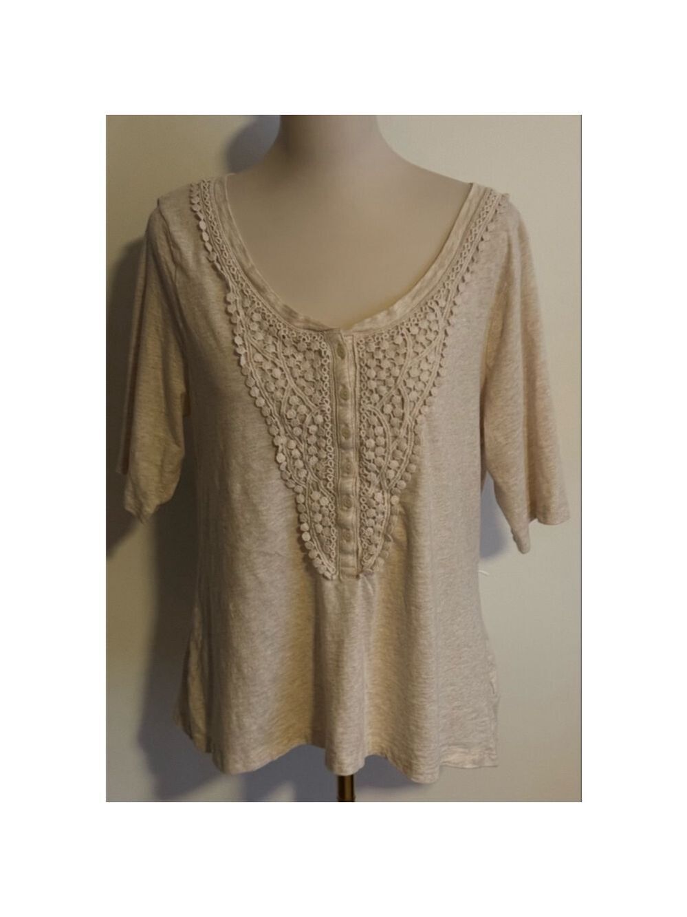 Women's Old Navy Plus Beige Short Sleeve Tee with Lace Detail XL